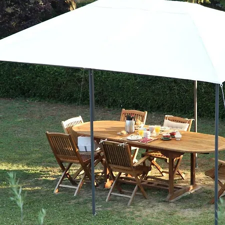 Maison St Mayeul بيت ضيافة Bouere